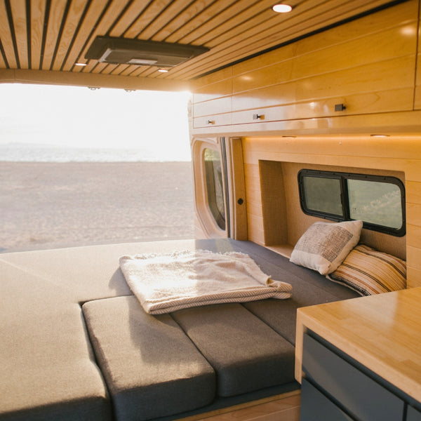 2025 AWD 144" California Coast