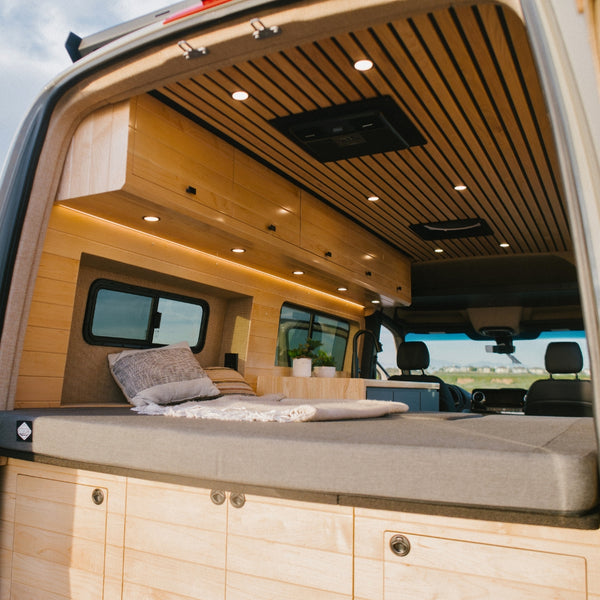 2025 AWD 144" California Coast