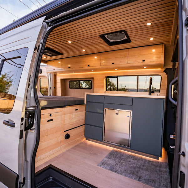 2025 AWD 144" California Coast