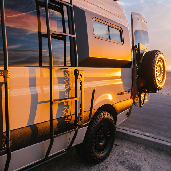 2025 AWD 144" California Coast