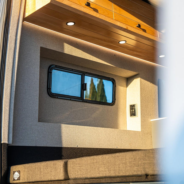 4X4 144" Mercedes Sprinter - Evergreen Dream