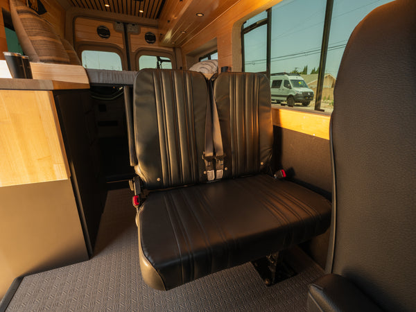2025 AWD 144" Evergreen Dream II w Loft Bed
