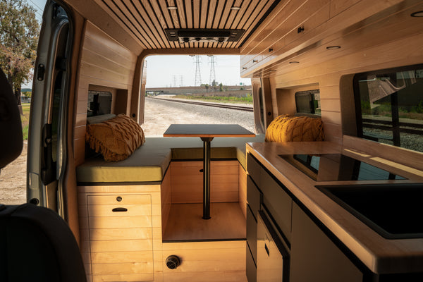 2025 AWD 144" California Coast