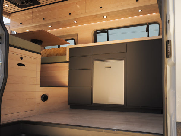 2025 AWD 144" California Coast